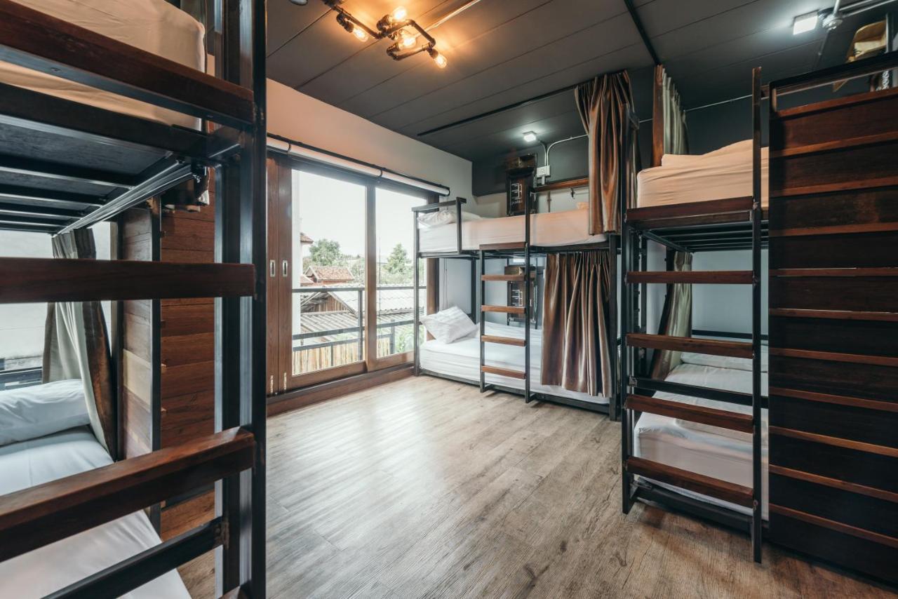 33 Poshtel (Adults Only) Chiang Mai Exterior foto