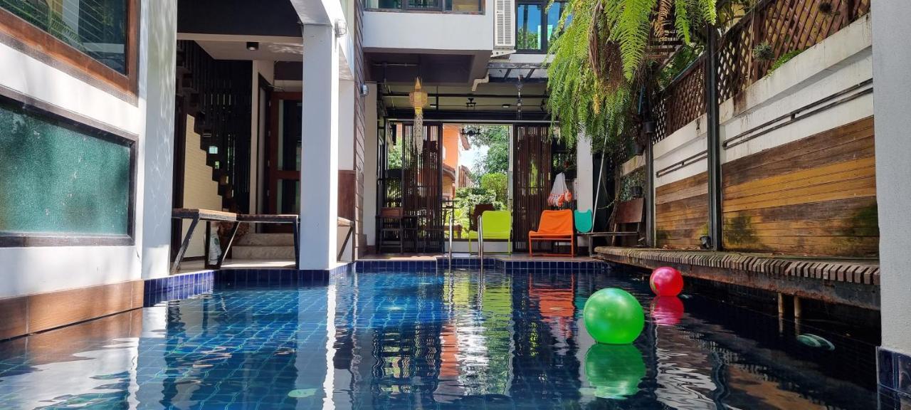 33 Poshtel (Adults Only) Chiang Mai Exterior foto