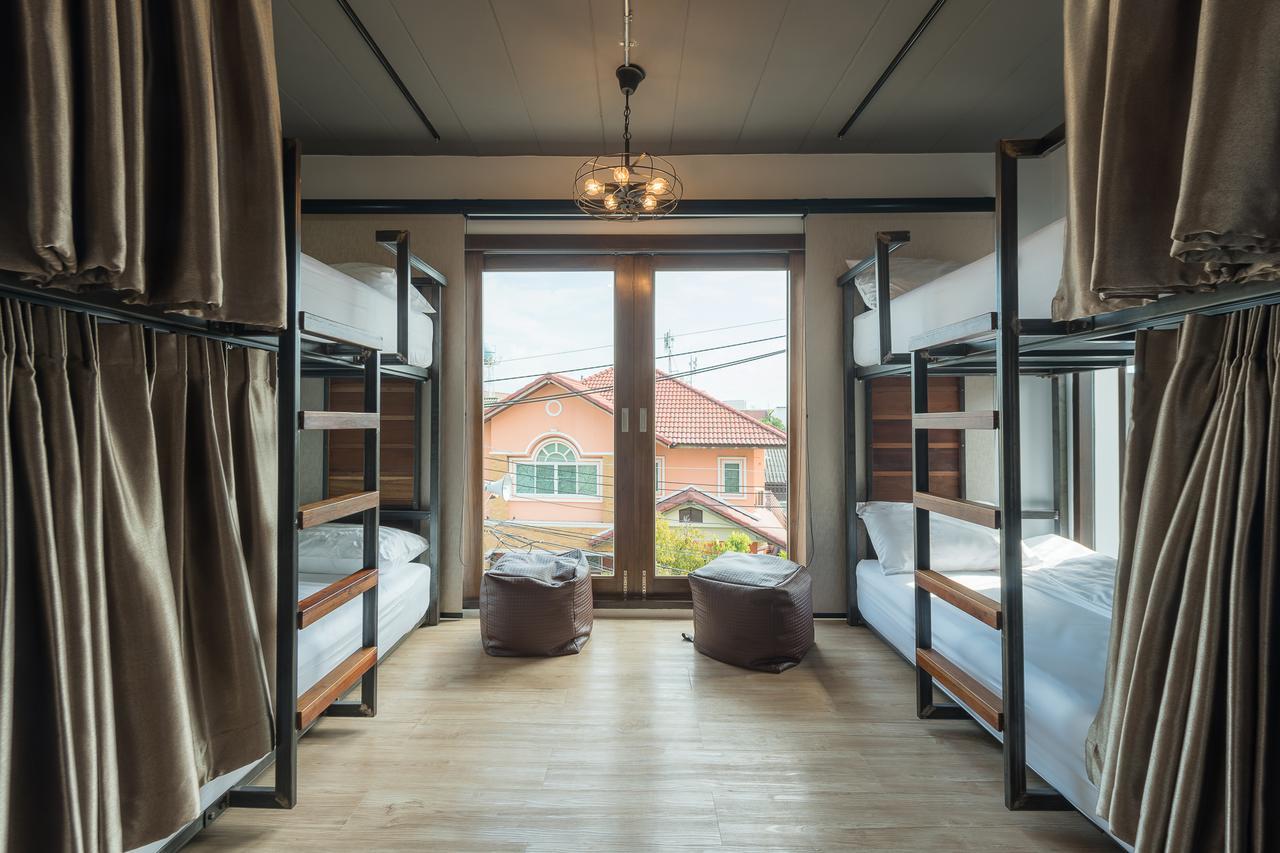 33 Poshtel (Adults Only) Chiang Mai Exterior foto