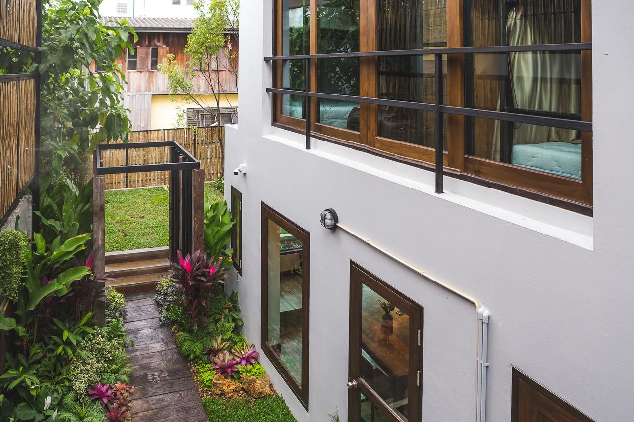 33 Poshtel (Adults Only) Chiang Mai Exterior foto