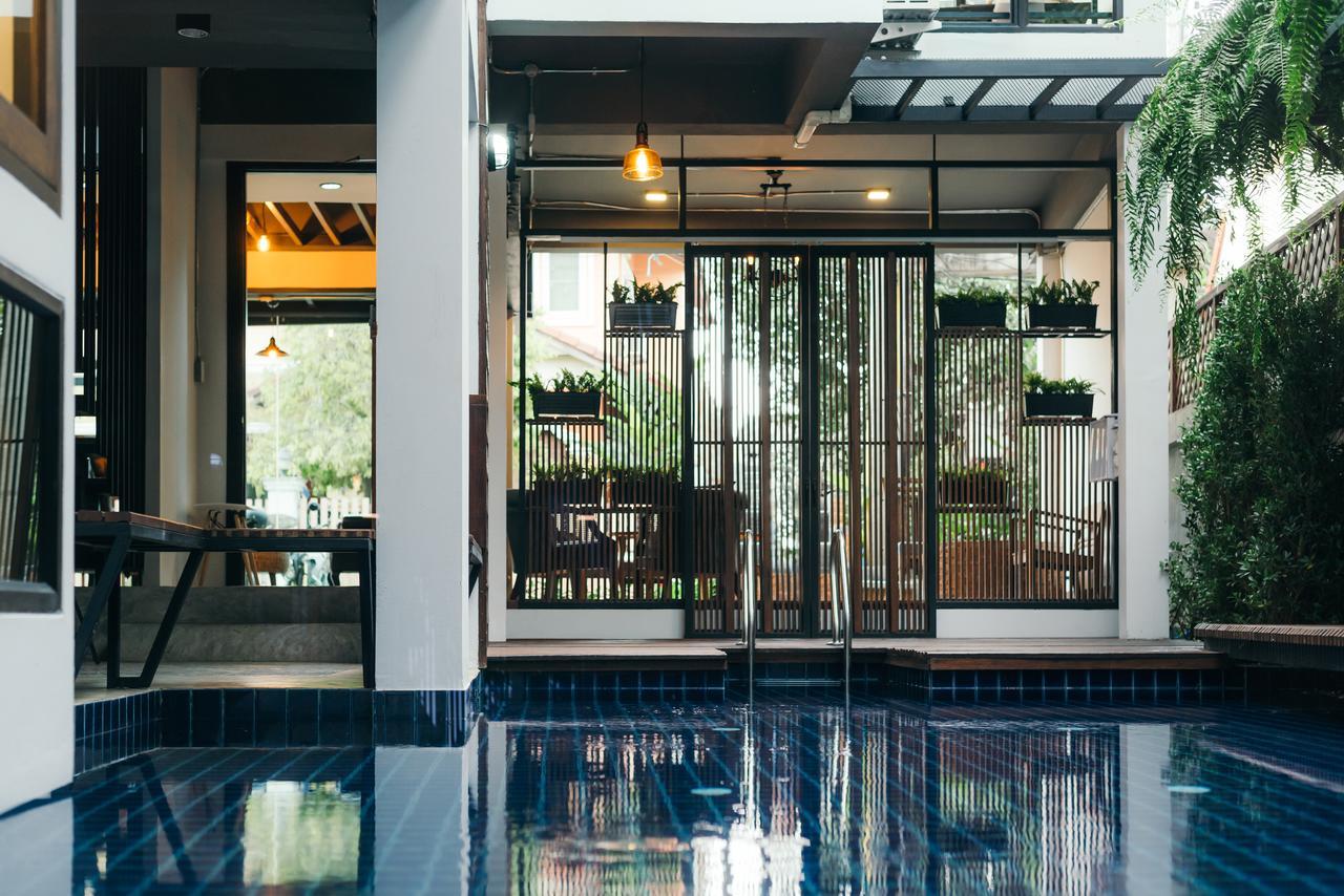 33 Poshtel (Adults Only) Chiang Mai Exterior foto