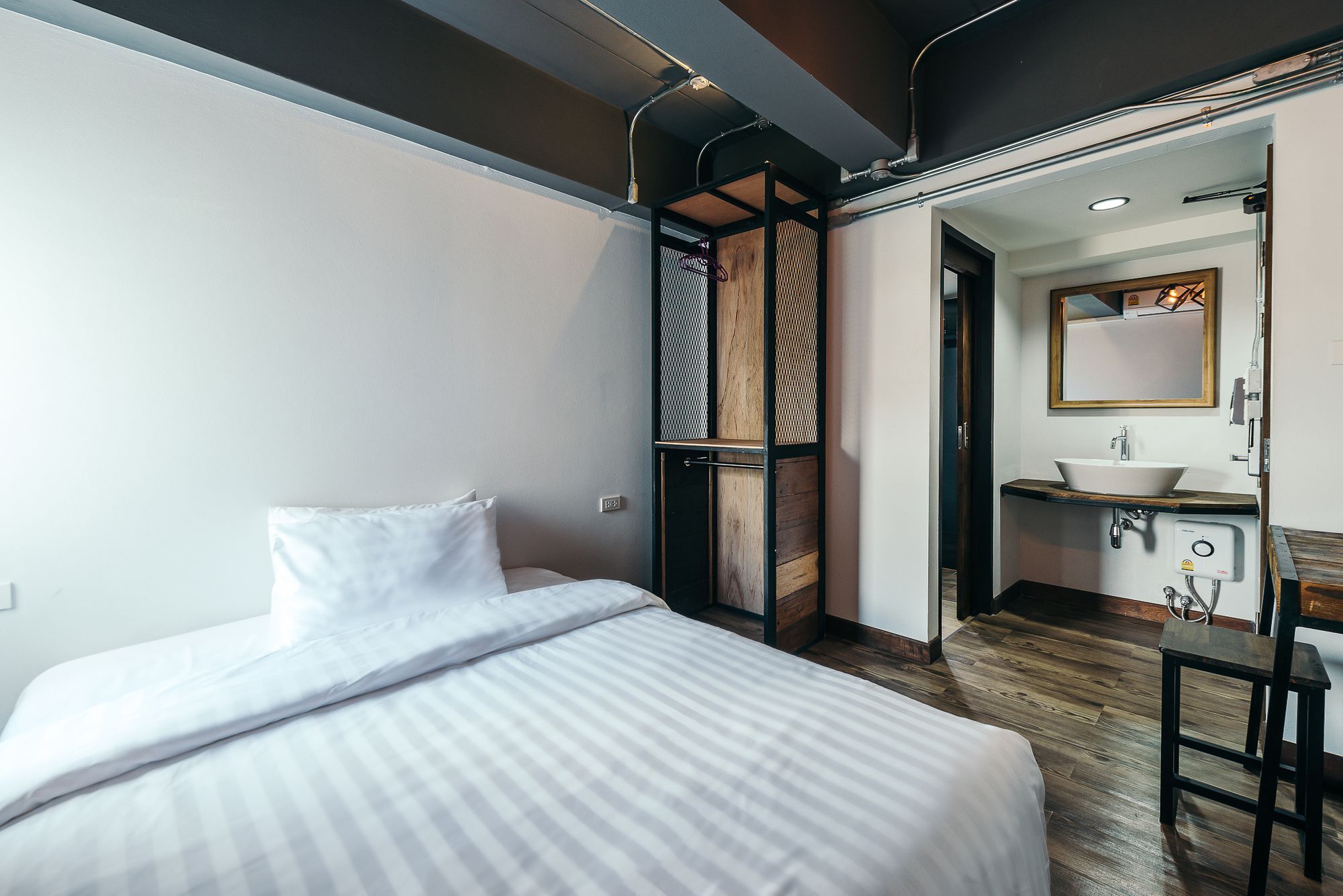 33 Poshtel (Adults Only) Chiang Mai Exterior foto